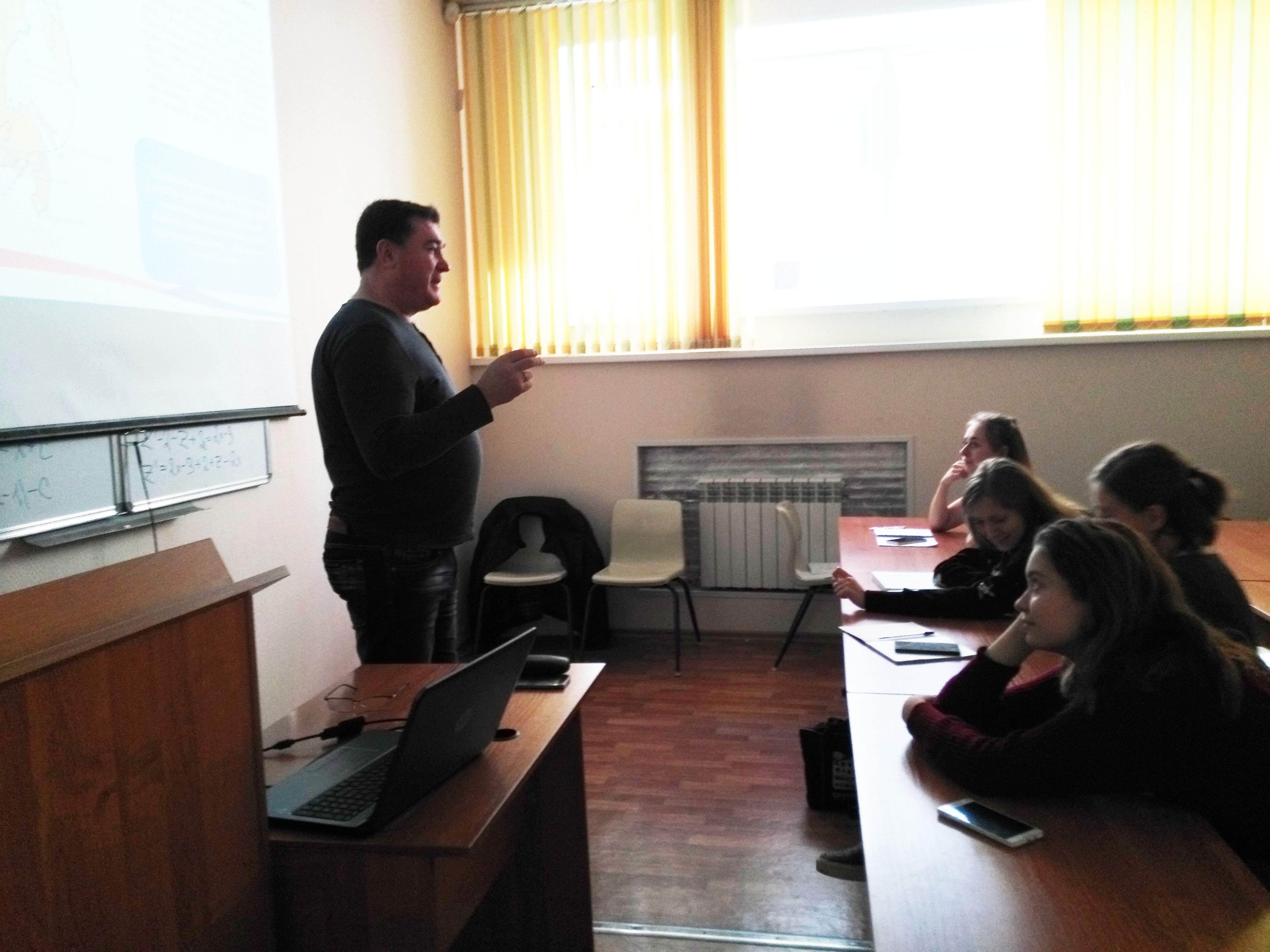 В МИТГ прошла встреча первокурсников с заместителем директора Департамента туризма Приморского края