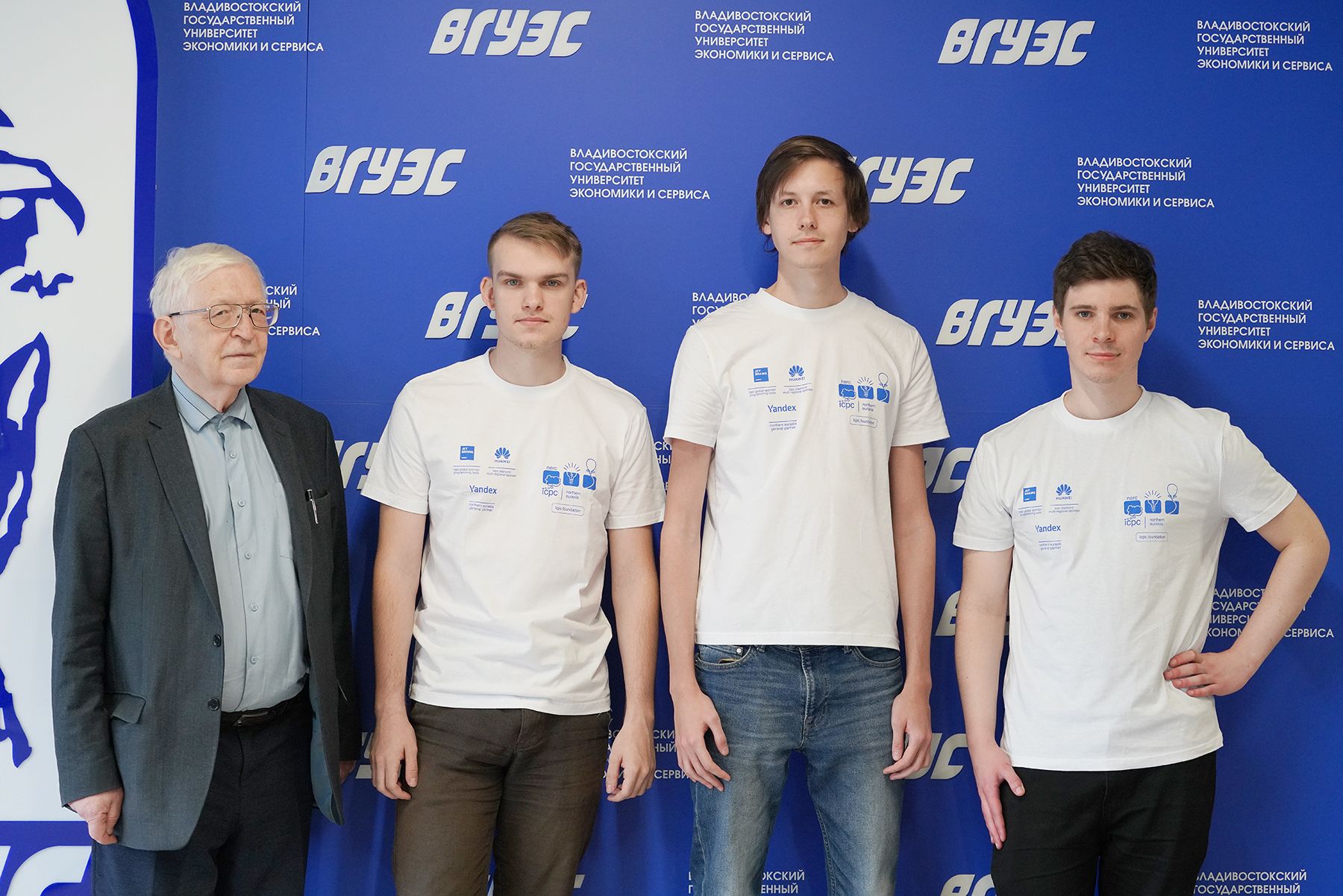 VVSU students reach the semi-finals of the International Collegiate Programming Contest