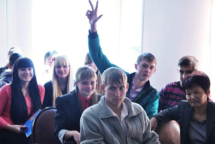 Школьные лидеры Приморья пополнили ряды добровольцев ВГУЭС