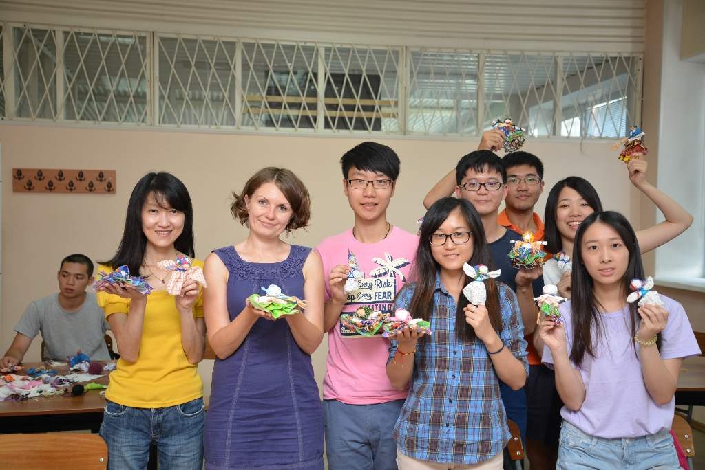 Иностранные студенты проводят летние каникулы во ВГУЭС