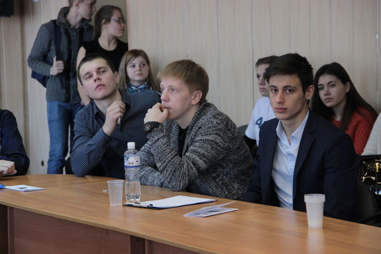 Студенты ВГУЭС получили дипломы за бизнес-проекты на форуме «Россия и Китай: вектор развития» Студенты ВГУЭС получили дипломы за бизнес-проекты на форуме «Россия и Китай: вектор развития»