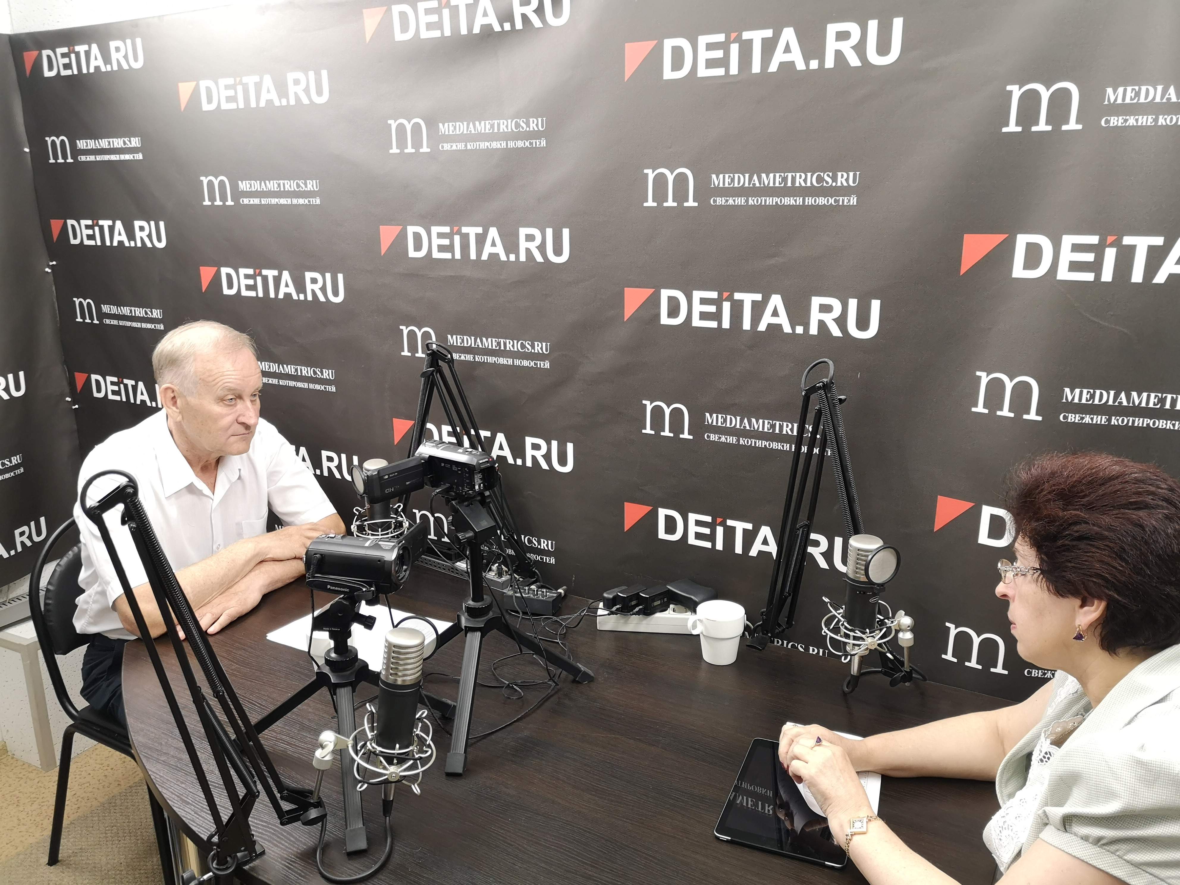 Президент ВГУЭС Геннадий Лазарев стал радиоведущим: разговор об образовании с вице-губернатором