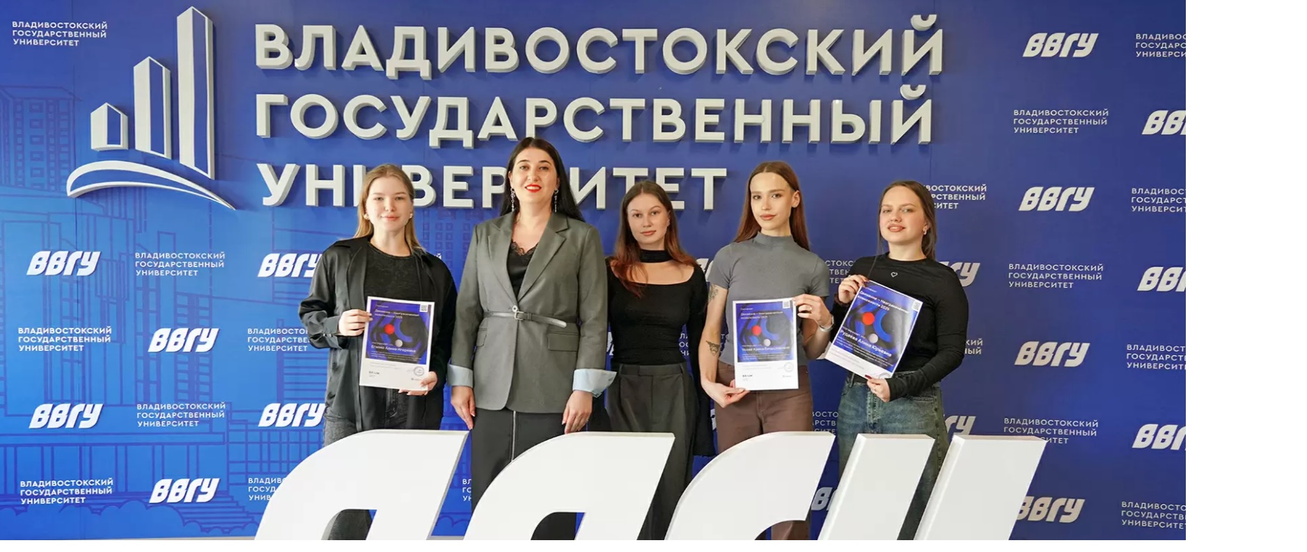 Студенты кафедры экономики и управления стали победителями международной IT-олимпиады