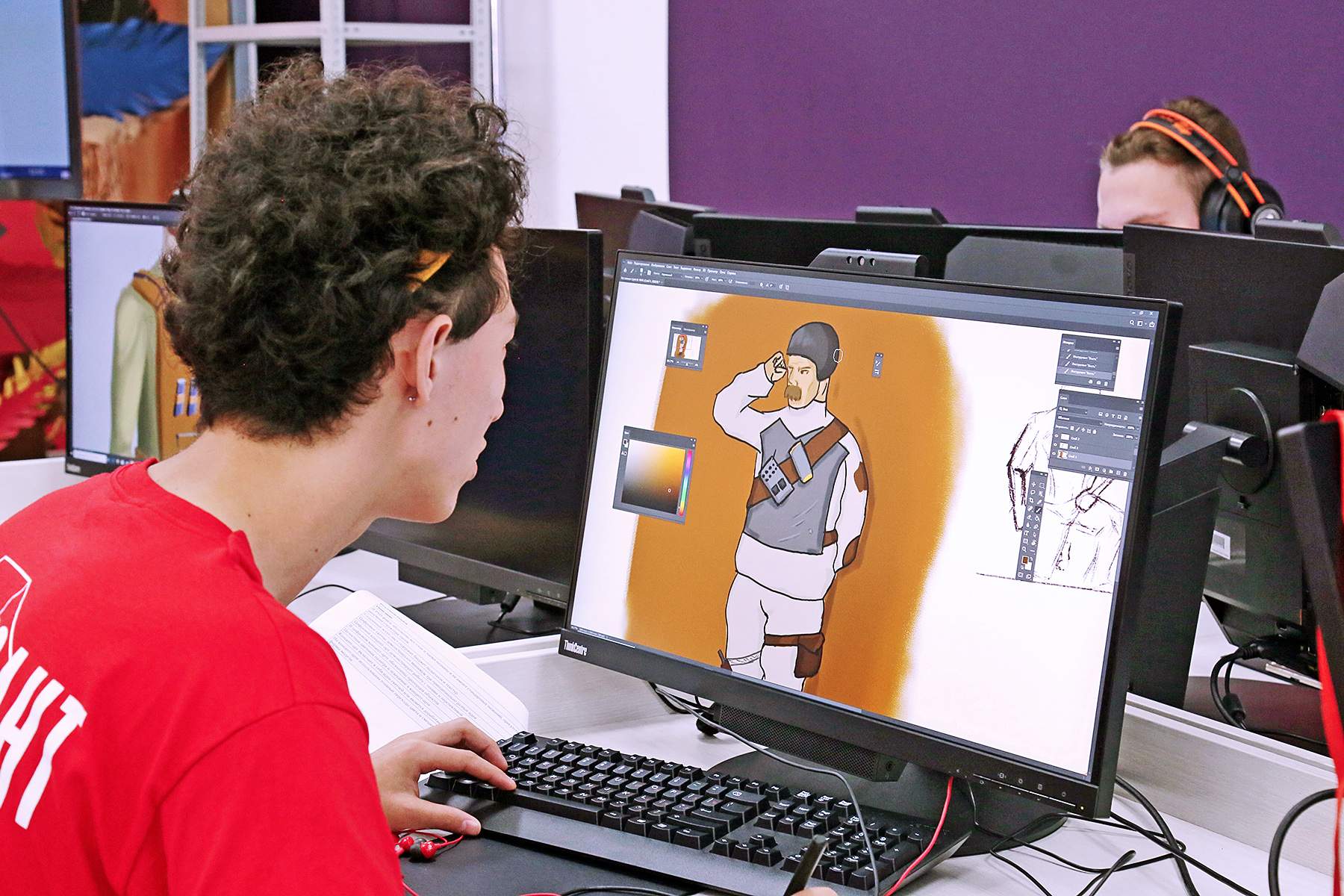 Участники компетенции «3D моделирование для компьютерных игр» IV вузовского отборочного чемпионата ВГУЭС по стандартам WorldSkills создают персонажа для популярного шутера