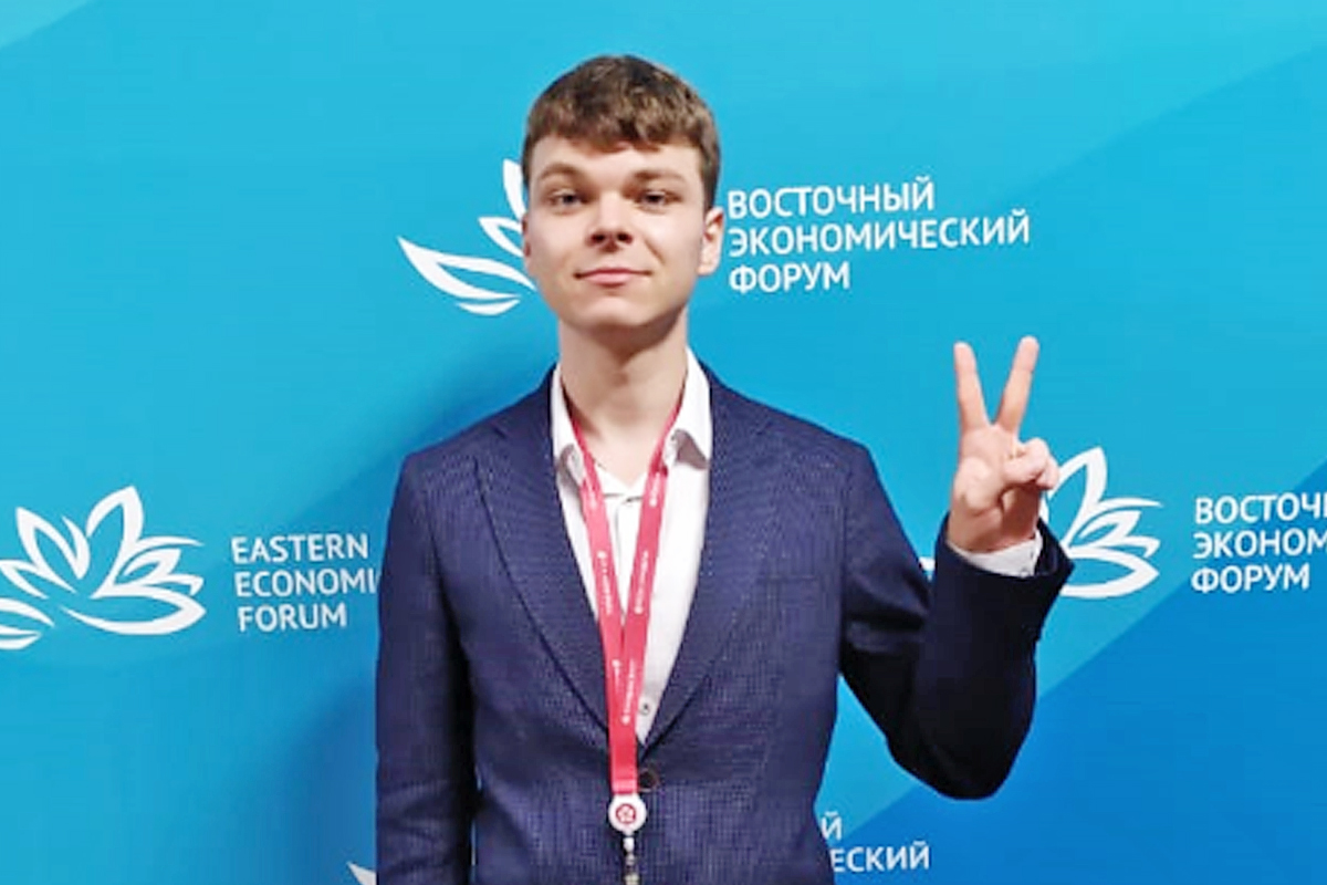Стипендией за выдающиеся достижения в научно-исследовательской деятельности награждены 15 студентов ВГУЭС Стипендией за выдающиеся достижения в научно-исследовательской деятельности награждены 15 студентов ВГУЭС