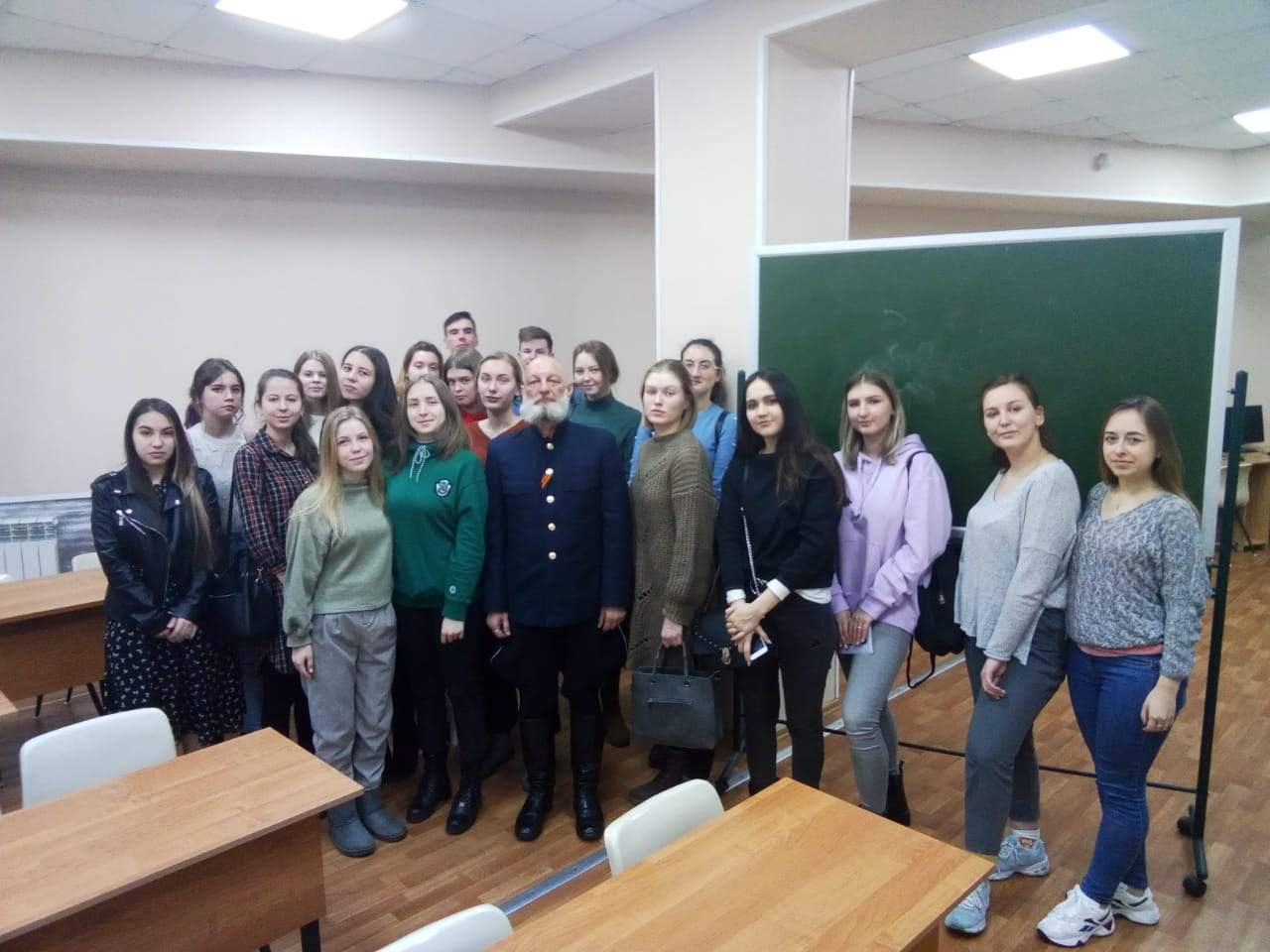 Председатель сообщества независимых экскурсоводов посетил студентов МИТГ в рамках реализации федерального проекта Владивостокская крепость