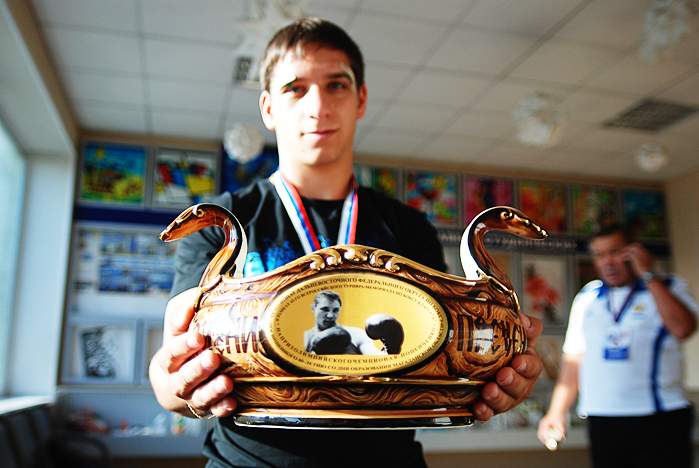 Студент ВГУЭС завоевал путевку на чемпионат России по боксу