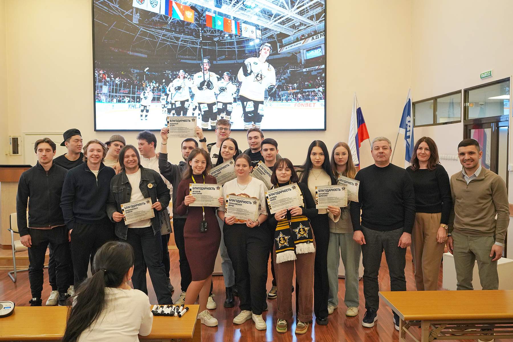 Хоккеисты «Адмирала» ответили на вопросы студентов ВВГУ