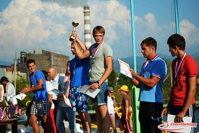 Гребцы ВГУЭС победно завершили сезон 2013 года